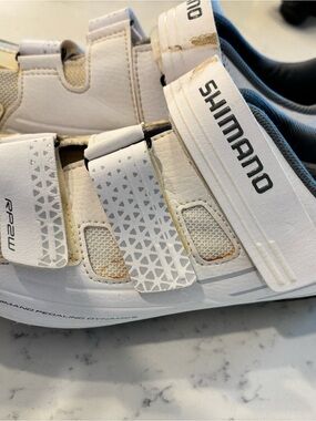 Shimano White Cycling Sneakers with Triple Velcro Straps sz 42 with delta clips